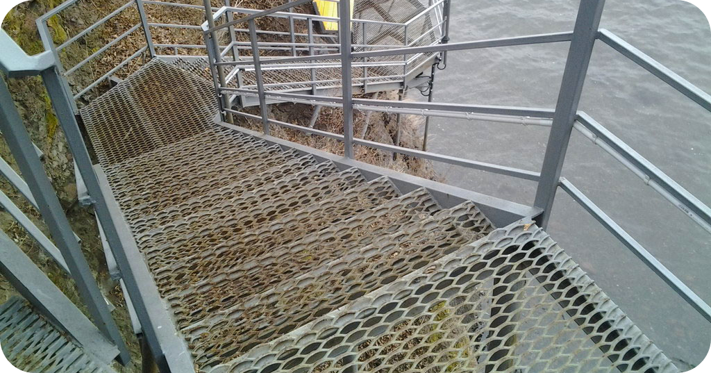 Фото готовых изделий из ПВЛ в строительстве (ступени, настилы) 2.jpg