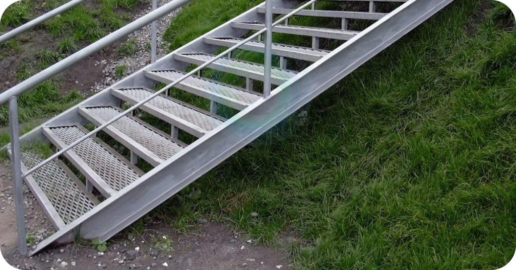 Фото готовых изделий из ПВЛ в строительстве (ступени, настилы) 1.jpg