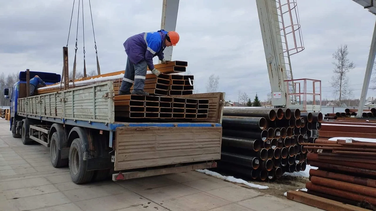 Профиль сварной замкнутый 300×100×8 из стали 09Г2С-12: выбор для серьёзных задач