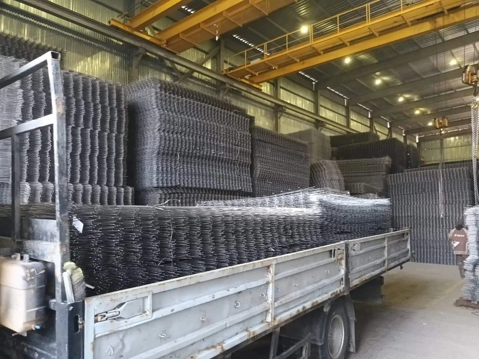 Сварная сетка стальная В500С: особенности, применение и преимущества