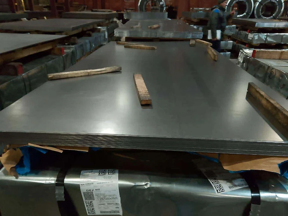 Оцинкованная и нержавеющая сталь: преимущества для строительства конструкций