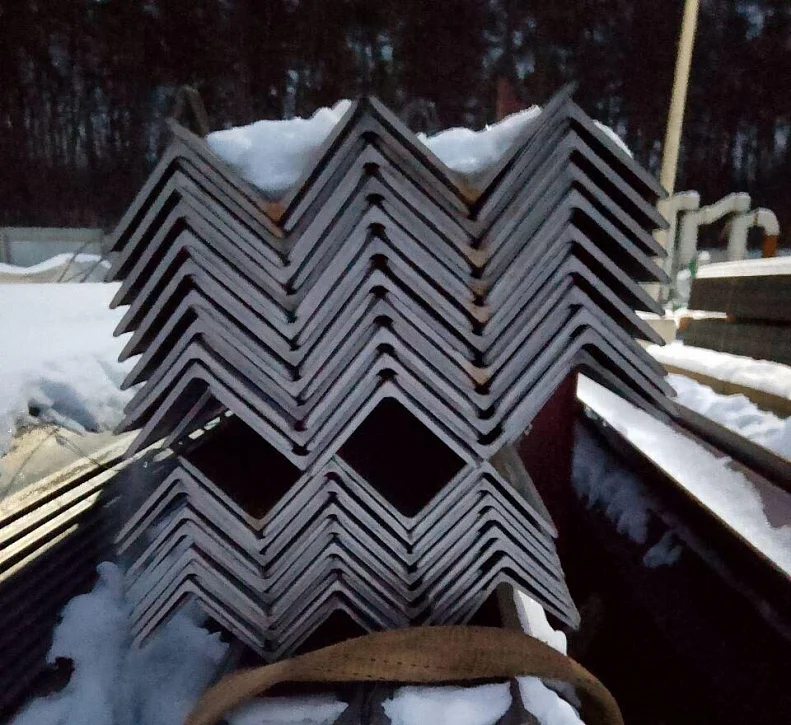 Поступление на склад: уголок равнополочный 75х75х5: Универсальное решение для строительных и промышленных конструкций