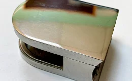 Стеклодержатель для трубы 50.8 (8мм) штамп. (зеркало) полукругл., плоский,, марка AISI 304